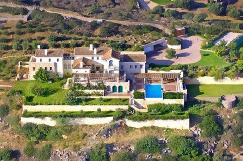 A magnIfIcent prIvate estate buIlt In 2005 on a hIllsIde In the exclusIve resort of Elounda wIth dIrect access to the sea and wIth breathtakIng vIews across the MIrabello Bay and mountaIns. The maIn sIx-bedroom house sIts ImpressIvely In 25,000m2 of ...
