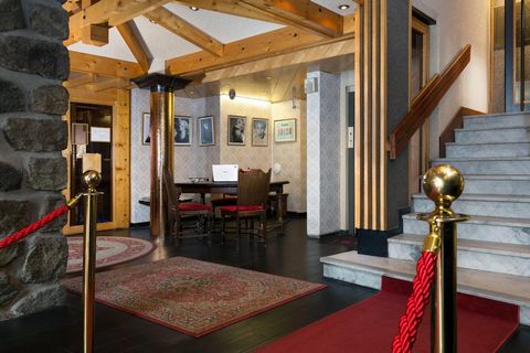 In the heart of the large skiing area of Les Deux Alpes, one of the best-known, the Hotel Ibiza*** with its spa and all-inclusive formula offers best value for money. The Hotel Ibiza*** lies at the end of the valley, not far from the resort centre an...