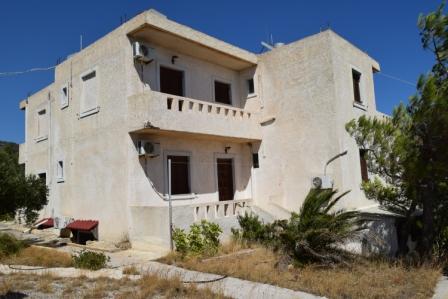 Ferma Property of 320m2 consisting of 10 apartments plus a 50m2 reception in a quiet area. The building is located on a plot of 4000m2. There are one bedroom, two bedroom apartments and studios furnished. The water and electricity are connected and t...
