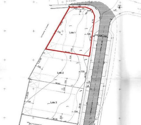 Located in Coto. Lot with 787sqm for construction of 2 basement floors with fire 1, with 330sqm deployment area and building area of 550sqm. Around School, parking, playground, public transport, green spaces, Town, supermarket/Minimarket, Church, res...