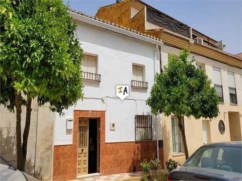 Deze woning is gelegen aan de rand van de populaire stad Mollina, in de provincie Malaga, Andalusië, Spanje, nog steeds op loopafstand van winkels, bars en restaurants en alle lokale voorzieningen die de stad te bieden heeft, waaronder een gemeenteli...