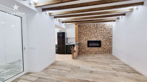 STAR PROP, l'agence immobilière réussie de la Costa Brava, a le plaisir de vous présenter une merveilleuse propriété que nous commercialisons. Il s'agit d'un bien immobilier entièrement rénové avec une esthétique moderne dans des tons de bois dans la...