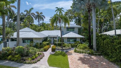 Reimagined Victoria Park Family Estate sited on a double lot sprawling 12,578+/- sqft features two separate apartments attached to the main residence, offered completely turn-key with eclectic beach furnishings throughout. Meticulously renovated over...