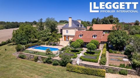 A23251HS24 - This more than lovely Maison de Maître has been meticulously renovated under professional architectural supervision over a period of 8 years. Using high quality materials, providing beautiful traditional elements and detail. Its rectangl...
