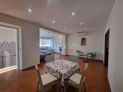 Ref 3944LC: Les Arcs Large apartment with independent access, bright and spacious. Come and discover its large volumes, a large living room, a kitchen that can be opened onto the living room, also 2 large bedrooms with beautiful clarity thanks to the...