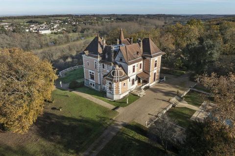 Magnificent 11 bedroom 19th Century Chateau, which is ideally located in the immediate vicinity of Cognac, within an exceptional setting with panoramic views over the Charente valley. Thoroughly renovated, this superb Chateau has a living area of aro...