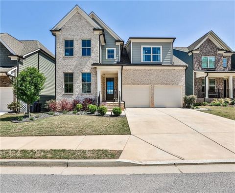 Welcome to 1690 Benhill Drive, a beautifully updated and meticulously maintained home located at the beginning of a quaint cul-de-sac in Shadowbrook Crossing! This home is perfect for those who appreciate a functional floor plan that involves both in...