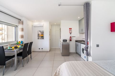 Impervilla Studio is a small contemporary apartment fully furnished 5 minutes walk from the Marina. Located on a ground floor, completely remodelled, surrounded by green and quiet areas in the modern, lively and sophisticated resort of Vilamoura.The ...