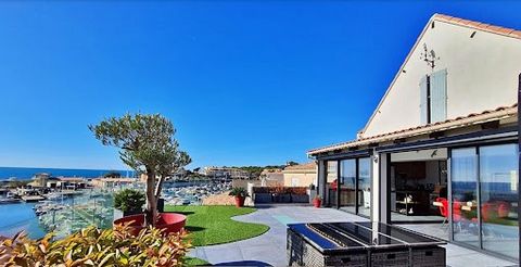 PORT SAUSSET LES PINS HOUSE WITH EXCEPTIONAL PANOMARIC VIEW Efficity, the agency that estimates your property online, presents this emblematic house in Sausset les pins, built during the rise of the family seaside resort, and enhanced over the years ...