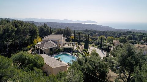 Well appointed villa with tennis court, pool and annexes.South-facing mansion house with outbuildings and vast 130 m2 garage (with the possibility of extending) and tennis court.In absolute peace and quiet, with magnificent views over the sea and the...