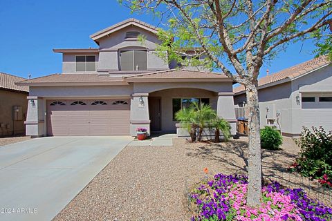 Fresh & inviting 4 Bedroom + Loft, 2.5 Bath home with a Pool in one of Maricopa's premier Fulton Home Communities, Cobblestone Farms. Exterior painted in fall of 2022. Updated kitchen with quartz countertops, attractive backsplash, newer RO system & ...