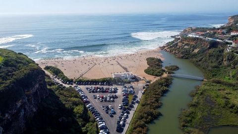 Description Plot of land for construction 600 m from the beach of São Lourenço! With an area of 500m², this plot has a project in the final stages of approval, for the construction of a 4 bedroom villa, with 2 floors and swimming pool. With a unique ...
