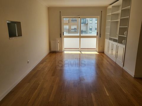 2+1 bedroom flat for rent in Foz, on the 2nd line from the sea. Completely renovated in 2024. East/West The Foz area is the premium location for those who want to live in the city surrounded by good restaurants, schools, services and the privilege of...