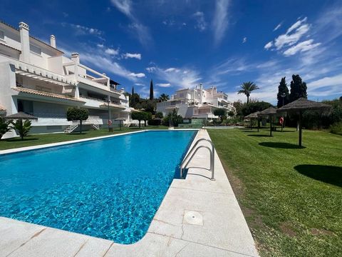 You can't let this wonderful investment opportunity in Lomas de Rio Real, Marbella slip away! This spectacular 81 m² apartment for sale offers exceptional distribution including a spacious living-dining area, a fully equipped kitchen, laundry ro...