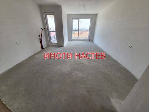 IMOTI NASTEV offers for sale one-bedroom gasified brick apartment in a new building with Act 16. The apartment has a corridor, a spacious living room, a bedroom, two terraces with beautiful views, a closet and a bathroom with toilet. The building has...