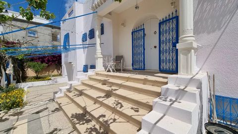 We are offering for sale a beautiful residence in Tantana 735m2 of land with a Villa of 250 m2 on the ground floor 250m2 of basement which can be converted into an apartment and a studio on the upper floor of 50m2. The Basement can accommodate 3 cars...