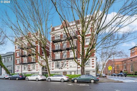 Looking for a spacious, secure, and wonderful condo with proximity to: Providence Park, the Pearl, Forest Park (great for strolls, exercise, events), grocery and more? This GENEROUS sized (1) bedroom, built in 1916, oozes Paris charm. Located in the ...