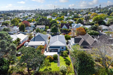 Situated in the sought after locale of the high side of Milton Rd, this property has been cherished by the same family for over 70 years. In its original condition, it holds immense potential for value enhancement, boasting beautiful character featur...