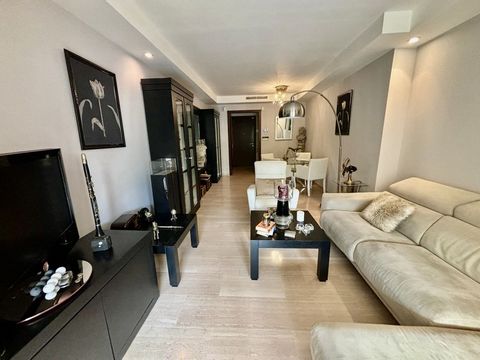 Located in Nueva Andalucía. Discover your next home in La Medina de Banús and immerse yourself in the luxury and comfort of this urbanization in the heart of Nueva Andalucía, just steps away from Puerto Banús. This ground floor apartment features a p...