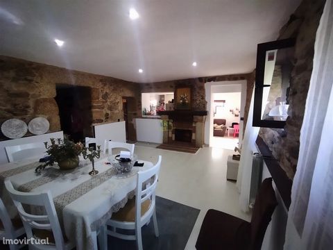 Magnificent 3 bedroom villa in Salgueiro do Campo, Castelo Branco Detached house, located ten minutes from Castelo Branco. Property with entrance hall, 3 bedrooms, 1 of them with dressing room, open-space living room with kitchen and bi-zone fireplac...