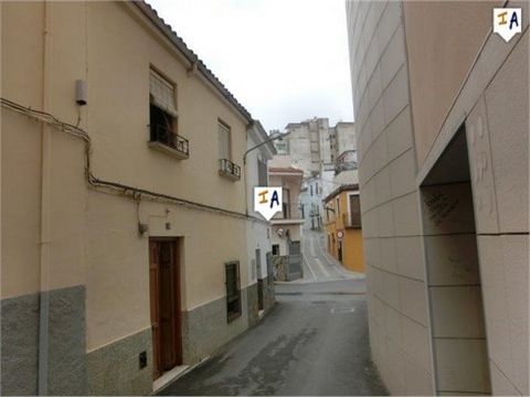Das Hotel liegt in einer ruhigen Straße in der beliebten Stadt Alcaudete in der Provinz Jaen in Andalusien, Spanien. Dieses Stadthaus mit 3 Schlafzimmern benötigt nur eine kleine Renovierung, um es zu einem großartigen Zuhause zu machen. Es gibt viel...