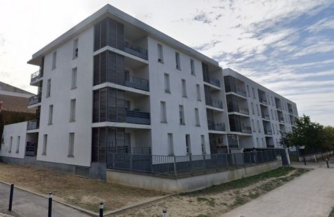 FCPI Immobilier vous propose en exclusivité cet appartement T3 d’une surface de 57,40 m2 situé au deuxième étage dans une résidence sécurisée sur la commune de Toulouse. Quartier Lalande. Actuellement loué 629,51 € CC, date de fin de bail : 15/03/202...