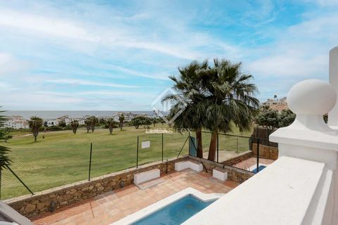 From Lucas Fox, we are pleased to present this house for sale in the sought-after area of La Duquesa, known for its diverse opportunities. As you enter, the first thing you'll notice is the stunning panoramic view of the golf course and the sea. To t...
