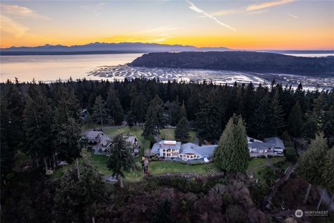 Misty morning views across the Sound. Bald eagles gliding by at eye-level, set against the Mukilteo ferry and snow-capped Cascade mountain peaks beyond. Serenity and awe are ever-present on Possession Ridge Lane just by turning your gaze to the east....