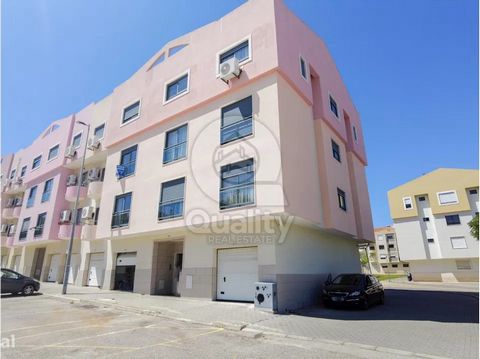 T3 with garage box I present to you this T3 in Paio Pires inserted in a 3rd floor building where the fraction corresponds to the 2nd floor. This property is located in Paio Pires council of Seixal. When we enter the property we have the living room o...