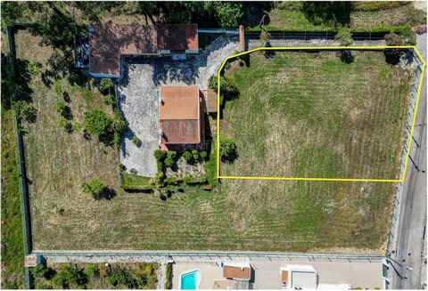 Discover your perfect getaway! This spectacular and generous plot of 945 m² (lot 8) is the ideal place you are looking for to build your home. Located in Serra do Louro, in Cabanas, within the Arrábida Natural Park, this property offers magnificent p...
