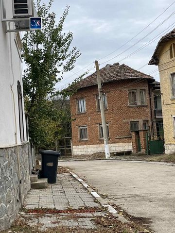 ''Address'' Real Estate offers a two-storey house located in the village of Riben. The built-up area of the house is 70.00 sq.m and consists of a living room on the first floor with a separate bedroom. The second floor consists of three bedrooms and ...