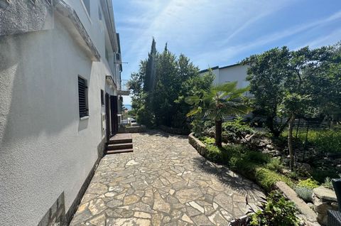 The island of Krk, town Krk, apartment surface area 88 m2 for sale, on the ground floor of an apartment house, in an attractive location 150 m from the sea. The apartment consists of two one-room apartments with separate entrances. Air conditioning, ...