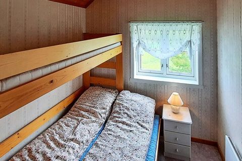 Spacious holiday home with views of the sea and the sunset over Asserøy. Carport for two cars and the possibility of charging an electric car. Final cleaning included in the price. TV with PlayStation, Chromecast, Norwegian and Nordic TV channels via...