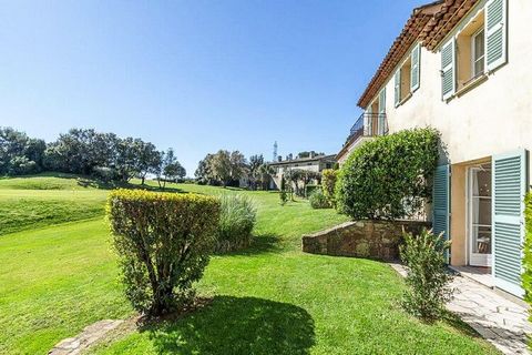 Exclusive holiday resort on the 18-hole golf course of La Motte, nestled in the hilly landscape of the Var and yet only 20 km from the first beaches. Surrounded by umbrella pine forests, you will spend your stay in harmony with the surroundings. The ...