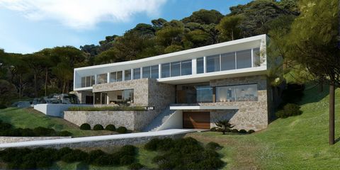 Exclusiva propiedad en Sol de Mallorca! Este impresionante proyecto de construcción de obra nueva, llave en mano, combina a la perfección lujo y comodidad en un entorno privilegiado. Situado en un solar de 1.226 metros cuadrados, esta elegante propie...