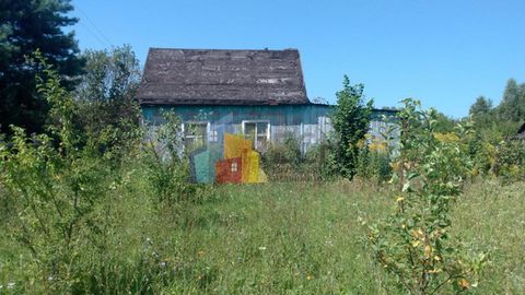 Номер в базе: 19606. Продаю участок 15 соток в деревне Батищево Ленинский района. Можно прописаться. На участке небольшой дом (сруб)  Деревня расположена в тихом и красивом месте. Вокруг поля, грибной лес, живописное место. В шаговой доступности  два...