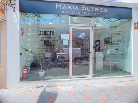 REF.: 0093-01551 Hairdresser in the center of Fuengirola Unique opportunity! 45 square meter hair salon for sale, fully equipped, located in the heart of Fuengirola. Local characteristics: Location: Located in a central and high-traffic area, which g...