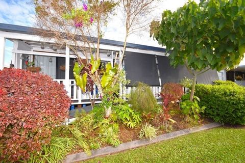 With all 5 doors, each opening up onto a front and 2 side verandahs & windows everywhere, you will find this home delightfully practical, bright & airy, yet discreetly hidden behind the gorgeous gardens & the privacy screens of the windows & verandah...