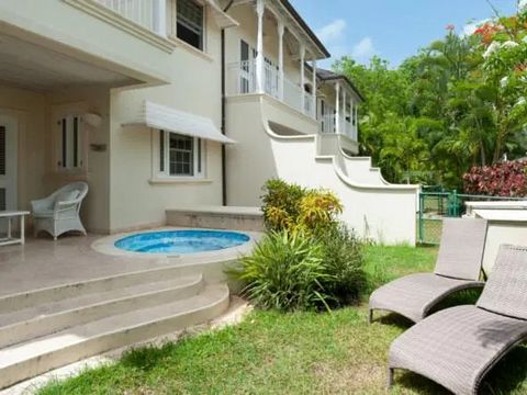 Battaleys Mews No. 21, een luxueus en modern herenhuis te koop in Barbados, perfect gelegen op slechts vijf minuten afstand van het prachtige Mullins Beach in St. Peter. Dit elegante herenhuis is ontworpen om comfortabel plaats te bieden aan zes gast...