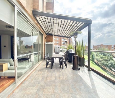 Exclusive apartment with terrace and unparalleled view Located in Cerros de Suba, this apartment offers 135 m² of interior area + 60 m² of private terrace, ideal for enjoying the landscape. It has three bedrooms, a fully equipped kitchen, large space...