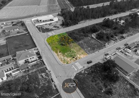 Terreno Urbano para construção na Quinta da Marquesa I e III Área Total: 600m² Permissão para construção 290m² 40m² adicionais para garagem ou anexo A 5 mim de distância da estação de comboios de Penalva, com acesso aos transportes públicos. Acesso à...