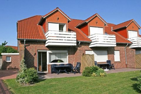 Welcome to your exclusive holiday apartment on the upper floor of a charming house in the Böhl district of Sankt Peter-Ording! With a size of 70m², this stylish accommodation with balcony and its own beach chair is perfect for up to 4 people and your...