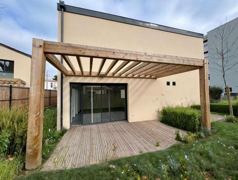 Maison avec climatisation, garage, jardin, DPE A - Frais de notaire réduits