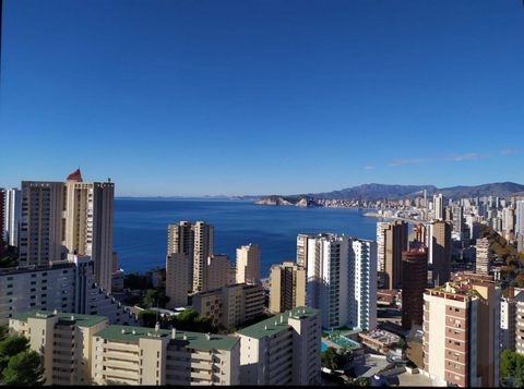 Reformado apartamento con terraza acristalada 12 m2 y vistas espectaculares al mar y Benidorm.. Apartamento en Benidorm zona Rincon de Loix, 64.00 m. de superficie, 12 m2 de terraza, 350 m. de la playa, una habitación doble, un baño, propiedad reform...