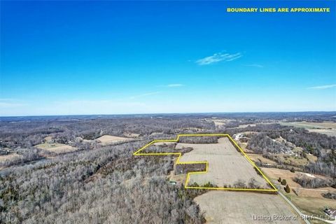 Avis à tous les agriculteurs, aux aménageurs et aux amoureux de la nature ! Niché au milieu de l’étreinte luxuriante de la forêt nationale de Hoosier, une opportunité rare et magnifique vous attend. Nous vous dévoilons 58,26 acres de terrain de premi...