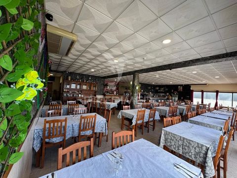Este fabuloso Espaço de Restauração à venda, é uma oportunidade única de negócio. Encontra-se arrendado com serviço de Restaurante, localizado na Zona Industrial de Souto Santa Maria. Oferece uma área total de 315, além de um estacionamento privado c...