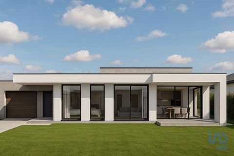 Terreno para Construção | Calvão – Vagos Excelente oportunidade para construir a sua moradia de sonho numa zona tranquila, com ótimos acessos e excelente exposição solar! Localização: Freguesia de Calvão, Vagos Área Total: 1.300 m² Frente: 16 metros ...