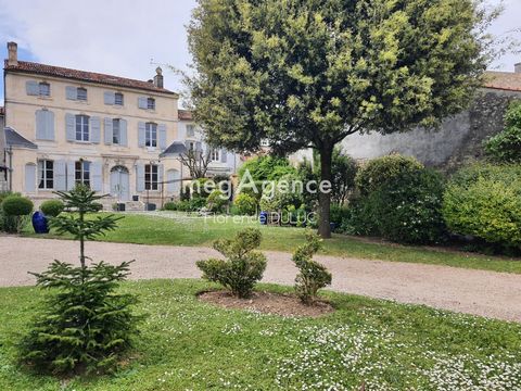 Bel hôtel particulier en coeur de ville historique