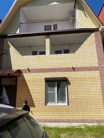 ID в ИМЛС: 19036837 Сдам посуточно Часть дома площадью 230 м² ( тер Кавказ ДНТ (ст-ца Голубицкая) ул Тенистая 3), участок 2 сот. (Земли населенных пунктов / Дачное строительство). Дом: этажность - 3. Номера с кондиционером,холодильником, телевизором,...