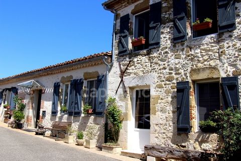 Maison de caractère à vendre entièrement rénovée 7 pièces à à mi-chemin entre FLEURANCE et AUCH (32)